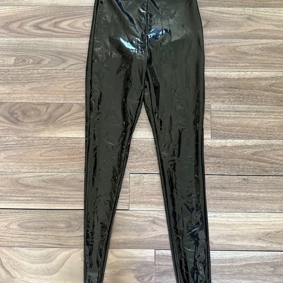 Good American Liquid Leather Vinyl Leggings | Black | Size 3 - Picture 2 of 6
